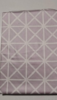 3 részes pamutszatén  (makoszatén) egyszemélyes, cipzáras, ágyneműhuzat garnitúra – világoslila alapon fehér háromszög mintával (140×200 cm)